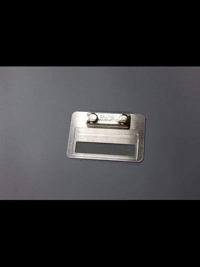 Бейдж на магните с окошком