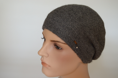 seriy-zhenskiy-beret-iz-alpaka-i-shelka-vizio-italiya-7000