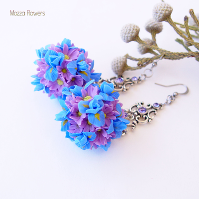 Серьги с ирисами и хризантемами.