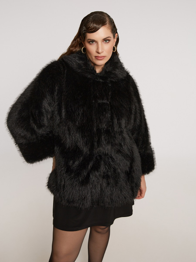 Женская шубка из искусственного меха