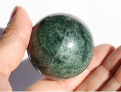 Шар из Жадеита с подставкой (45 мм, 318 г) №4350
