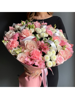 НЕЖНЫЙ БУКЕТ С РОЗОВЫМИ ГВОЗДИКАМИ И АЛЬСТРОМЕРИЯМИ, РОЗАМИ И ЭУСТОМОЙ - ( АРТ С140)