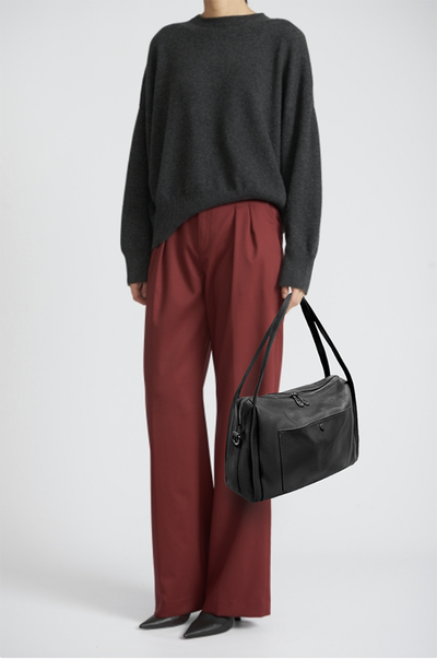 (АРТИКУЛ: 10035) СУМКА ЖЕНСКАЯ СРЕДНЕГО РАЗМЕРА, НАТУРАЛЬНАЯ КОЖА, ЧЕРНАЯ, РУЧКИ И РЕМЕНЬ ЧЕРЕЗ ПЛЕЧО