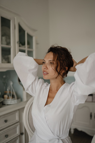 Будуарное платье-халат с поясом (белое)