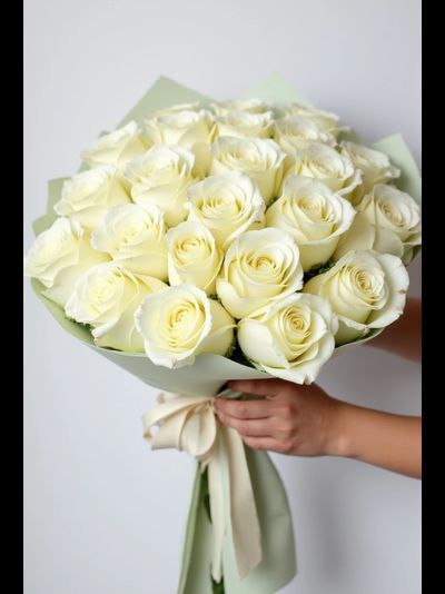 25 белых роз (Вайт мидл)