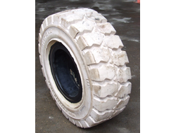 8.15-15 (28*9-15) CLIP NM IST Шина цельнолитая Белая