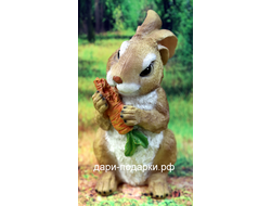 Зайка с морковкой 30*19см    0,8 кг   полистоун Россия 1132//012659
