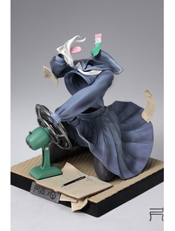 Фигурка Школьница-невидимка с вентилятором (Natsukaze)