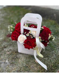 Изящная композиция в сумочке