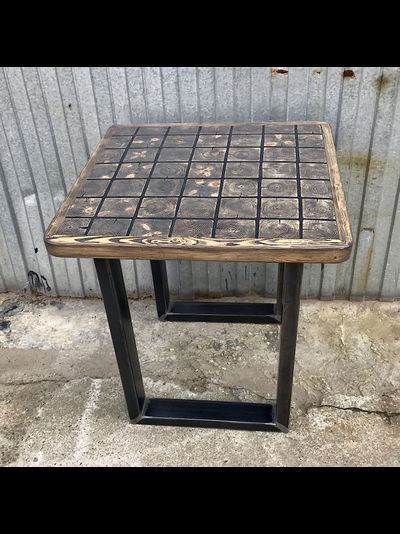 стол из квадратных спилов сосны