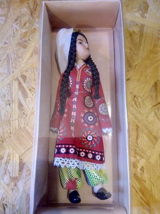 Кукла без журнала &quot;Куклы в народных костюмах&quot; №56. Таджикский свадебный костюм