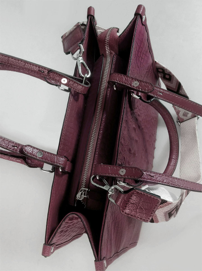 (АРТИКУЛ: 10105/1/5) СУМКА ЖЕНСКАЯ БОЛЬШАЯ, НАТУРАЛЬНАЯ КОЖА С ТИСНЕНИЕМ "КРОКОДИЛ", ТЕМНО-БОРДОВАЯ, РУЧКИ И РЕМЕНЬ ЧЕРЕЗ ПЛЕЧО