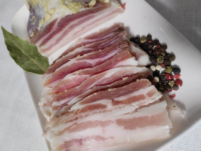 Сало соленое с чесноком домашнее | Ферма СытникЪ