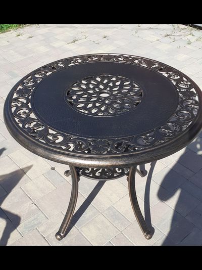 Литой кофейный стол GENEVA