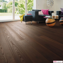 Декор паркетной доски Haro Ясень Термо Меццо Браш 4V 1-пол, масло 531772 в интерьере гостиной