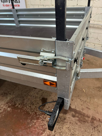 Прицеп для дачи, охоты и рыбалки      МЗСА 817701 Исполнение     022