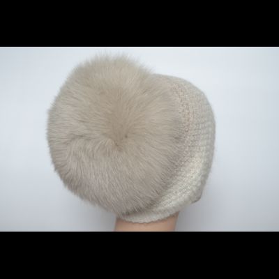 Стильная шапка вязаная с мехом Vizio Италия 6711 TP белая с бежевым