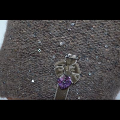 Ореховый меланжевый берет с украшениями Vizio Италия 6926