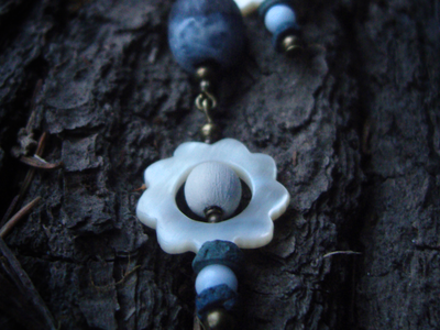 Благотворительность. Бохо-серьги с перламутром "Предзимний лес" (2 вида)