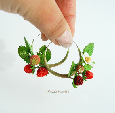 Комплект украшений с земляникой