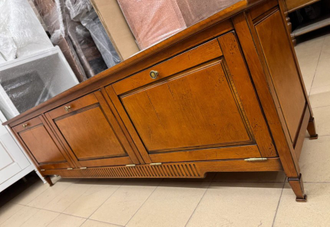 Тумба для виниловых пластинок.