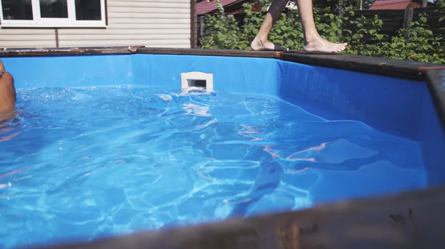 Бассейн "Баргузин" установлен на поверхности без бетонных работ, приобретен заказчиком в базовой комплектации и собран самостоятельно. 