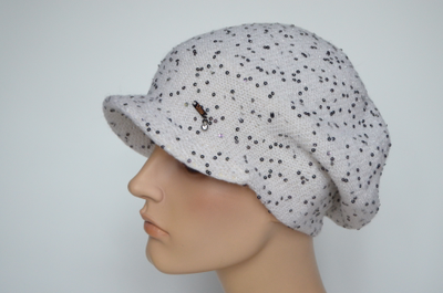 Белая вязаная кепка с пайетками Италия Vizio 6978