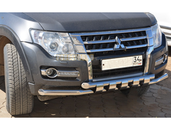 Защита переднего бампера с декором d60/60 для Mitsubishi Pajero IV (2006-2017)