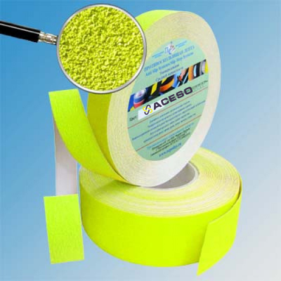 Антискользящая лента  Лента против скольжения средней зернистости с самоклеящейся поверхностью