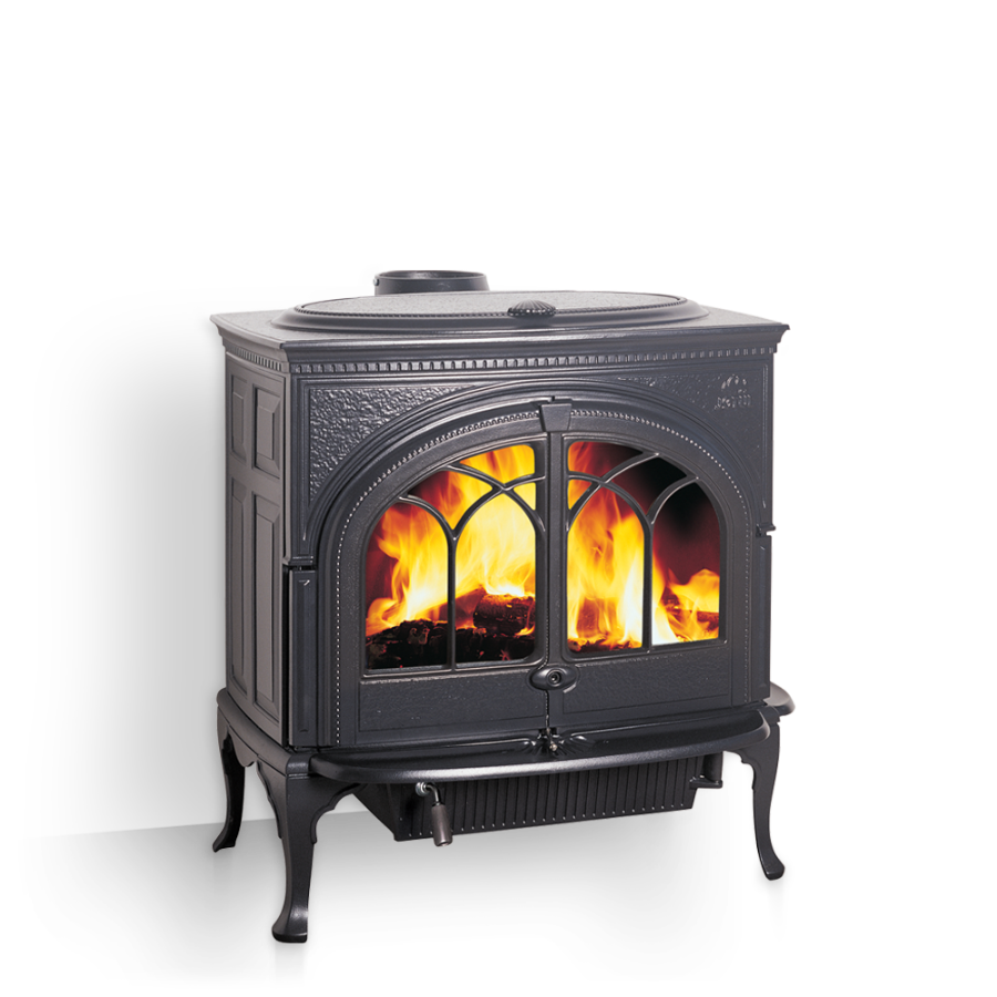 Двухдверная каминная печь Jotul F600 BBE с боковой дверкой справа может долго обогревать дом