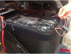 Термозащита для АКБ грузовых автомобилей ТЗГ-10А (КОМПЛЕКТ ИЗ 2-Х ТЕРМОСОВ С ОТДЕЛЬНОЙ КРЫШКОЙ ДЛЯ 2-Х АКБ БЕЗ НАГРЕВАТЕЛЕЙ НТА-3/2 (приобретаются отдельно), АКБ А/h: 190, Габариты, мм: 522x238x215 , автомобиль КАМАЗ с вертикальным расположением АКБ)