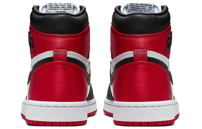 цена на женские кроссовки Nike Air Jordan 1 Womens Retro High 'Satin Black Toe' CD0461-016