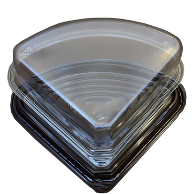 Контейнер для четверти торта треугольный ( пластик, крыш-дно, прозр/черн), 135*135*72мм