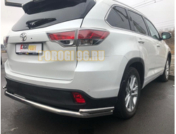 Защита заднего бампера угловая большая двойная d60/42 для Toyota Highlander 2014-2017