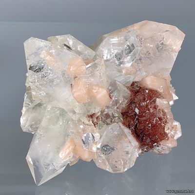 Апофиллит и гейландит. Индия. 70*70*70мм