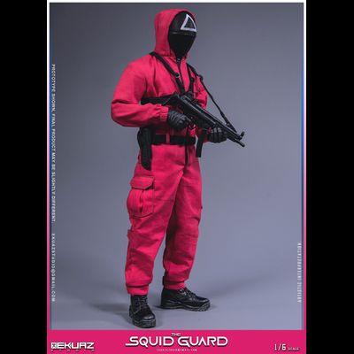 Охранник ("Игра в кальмара", Squid Game) - КОЛЛЕКЦИОННАЯ ФИГУРКА 1/6 THE GAME GUARD (EKS07) - EKUAZ STUDIO