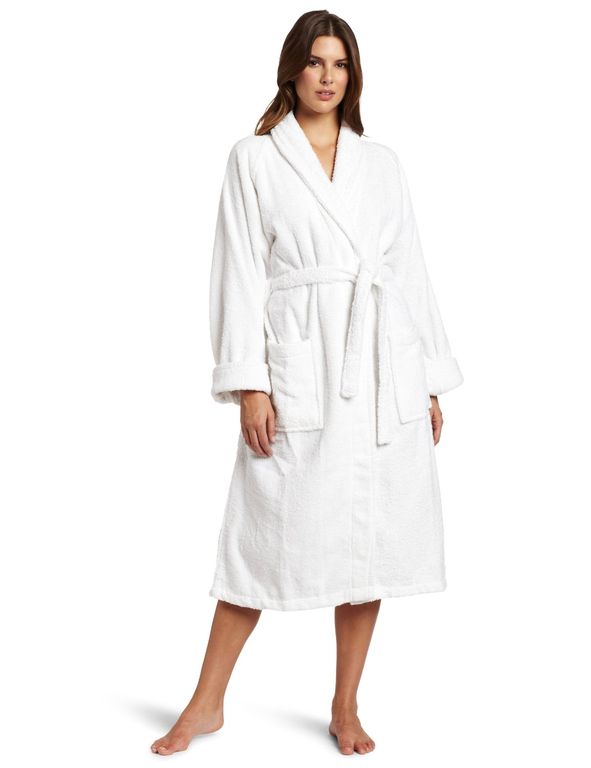 Купить халаты от производителя. Махровый халат. Белый халат. Белый махровый халат. Женские белые халаты домашние.