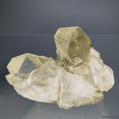 Горный хрусталь с включениями хлорита. Северная Осетия. 58*50*45мм.