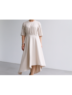 Платье-футболка с асимметричным подолом  (слоновая кость)