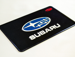 Коврик на торпеду с логотипом SUBARU