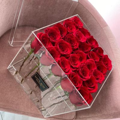 Стеклянный куб с красными розами GRAND