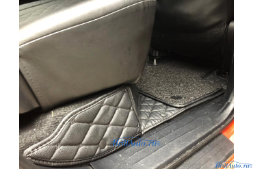 3D-коврики из экокожи в Toyota Hilux