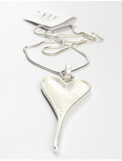 Подвеска "Сердце мятое" белое