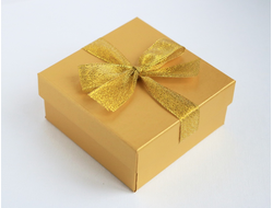 Футляр картонный с лентой на крышке (золотой) 80*80*40 мм №12917