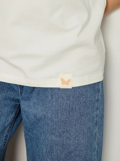 ЖЕНСКАЯ ФУТБОЛКА МОЛОЧНАЯ "ДАРИ"