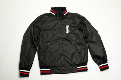 Укороченная ветровка с трикотажными манжетами