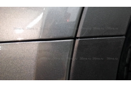 Защита ЛКП Hyundai Santa Fe антигравийной полиуретановой пленкой 3М капот, передний бампер, зеркала, стекла фар, проемы ручек дверей. Край бампера слева.