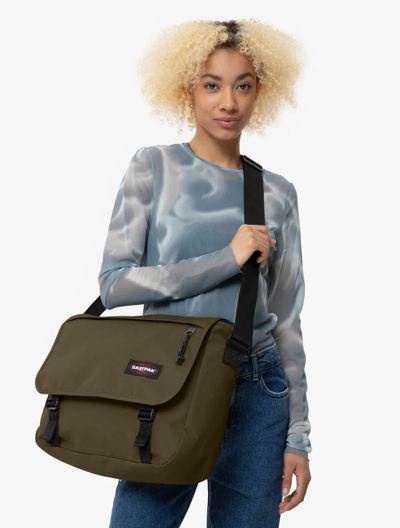 Сумка Eastpak Delegate Army Olive фото 2