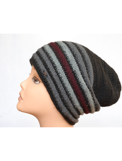 Черная женская шапка с разноцветными полосами Vizio Италия 6550