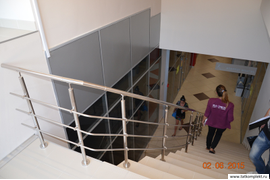 Нержавеющие ограждения данного вида легкие и воздушные. Сборка и изготовление занимает короткое время. Стоимость данных ограждений составляет от 5000 руб за метр. Для точной цены вызовите замерщика по тел. +78432407090 или по почте tatkomplekt@yandex.ru